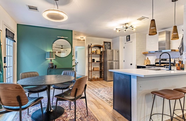 Come enjoy "atx vibes" but with the space and serenity of Manor
