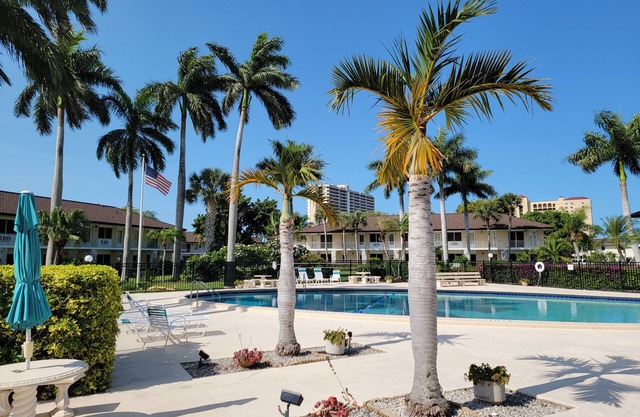 Come Stay in Beautiful Marco Island at Marco Comfort!