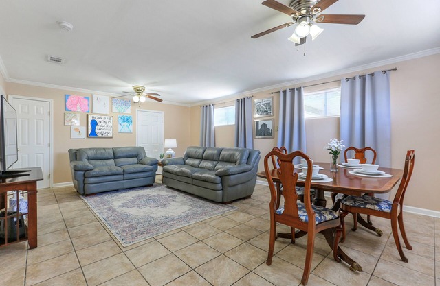 Comfort and Convenience, minutes away from historical French Quarter