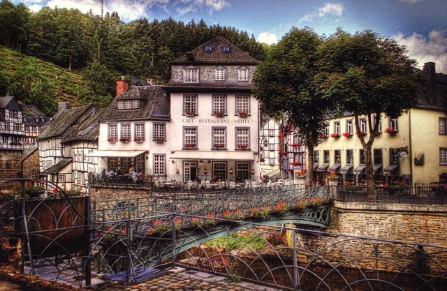 Comfort Double Room Shower /Bath, Toilet - Hotel Horchem GmbH