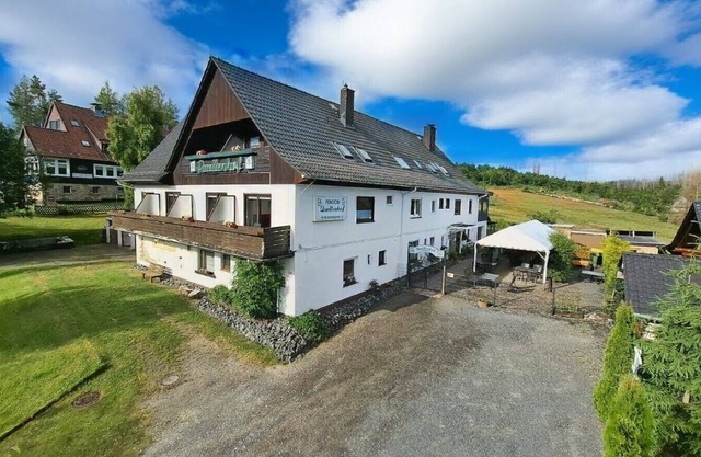 Comfort group house Quellenhof 27 pers. -Near the forest