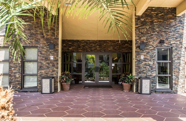Comfort Inn & Suites Lantana - West Palm Beach South
