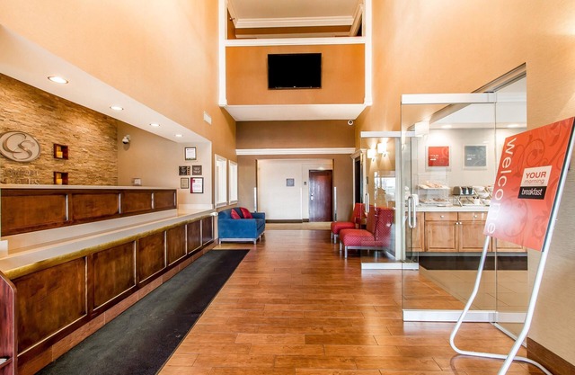 Comfort Suites Mattoon East