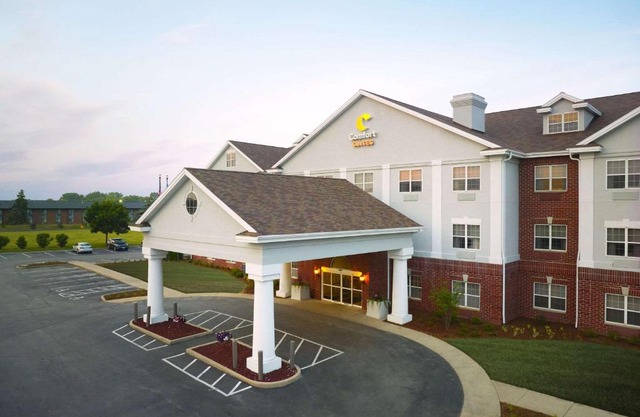 Comfort Suites Milwaukee Airport