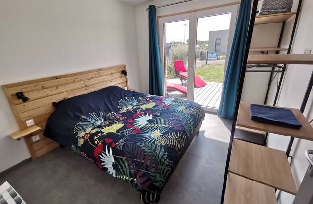 Comfortable 4-person gîte close to the sea