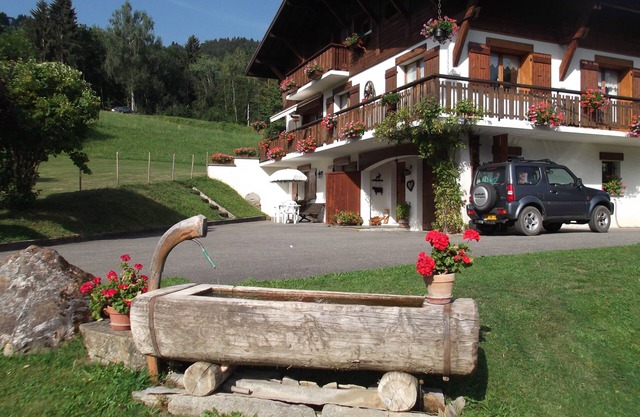 Comfortable 61 m² apartment in chalet with Mont Blanc view