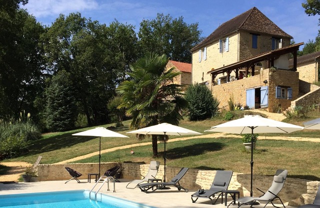 Comfortable cottage in beautiful estate with swimming pool