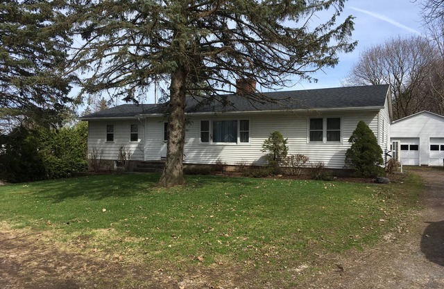 Comfortable 3 Bedroom Ranch. In the Fingerlakes region.