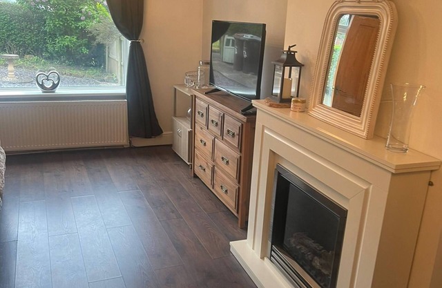 Comfortable 3 Bedroom House-ng5,sleeps 5