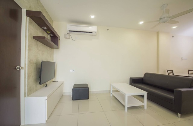 Comfortable and Convenient Deluxe Suite