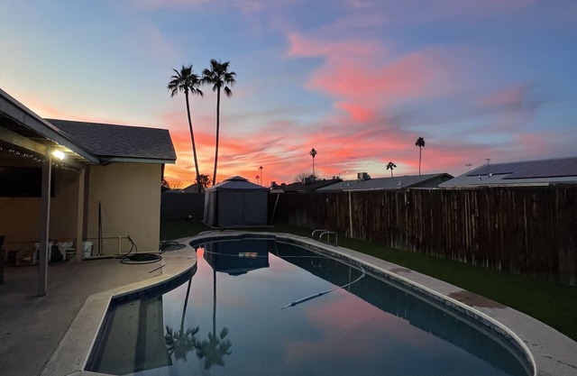 Comfortable and fun! Pool, game room, outdoor living spaces, great location +