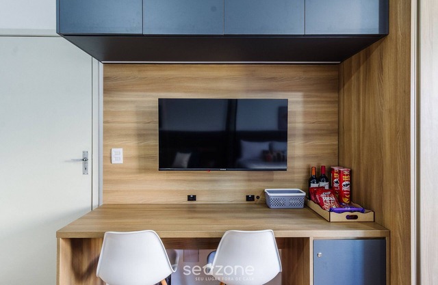 Comfortable and Well-located Studio in POA Cei0304