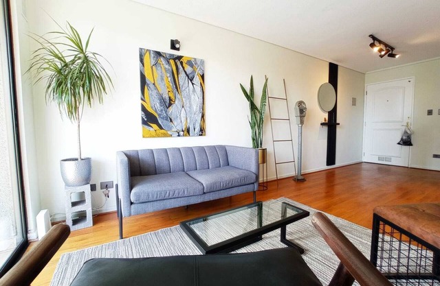 COMFORTABLE APARTEMENT WITH EXCELLENTE LOCATION