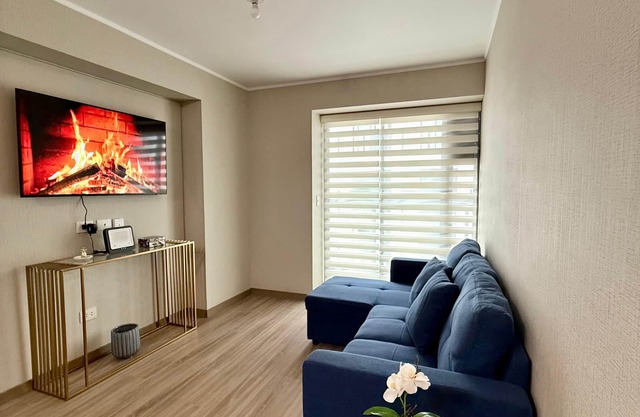 Comfortable apartment close to downtown and to districts such as: Miraflores, San Isidro
