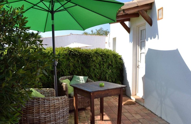 Comfortable Double Room with Outdoor Kitchen and Shared Pool