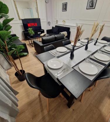 Comfortable flat for 10 near Paddington