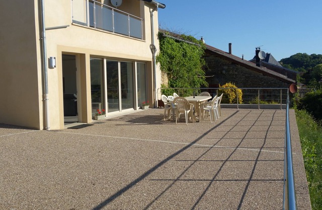 Comfortable house with large terrace