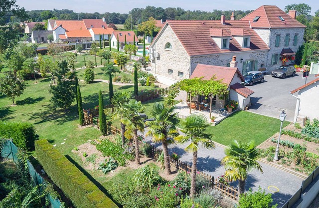 Comfortable Getaway with Pool, Terrace, and Modern Amenities in Hauterives