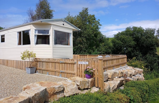 Comfortable Mobile Home in the Countryside