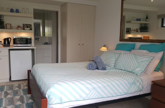 Comfortable, modern, private studio close to CBD