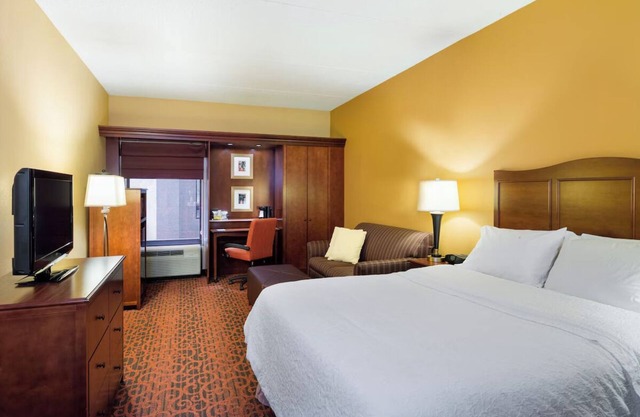 Comfortable Room Near I-76 with Free Breakfast – Perfect for Leisure and Work