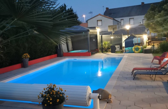 COMFORTABLE STUDIO (jacuzzi/sauna/swimming pool PRIVATE