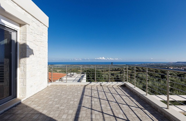 Comfortable villa with pool