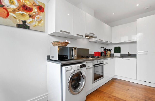 Comfy 2 Bedroom & 1 Bathroom Flat