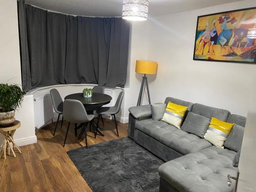 Comfy 2Bedroom apartm Wembley Stadium 9 min away