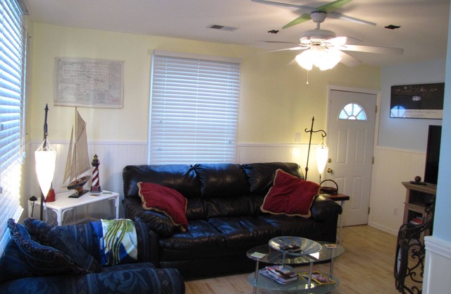 Comfy & Cozy Right Downtown Charleston OP2019-00450