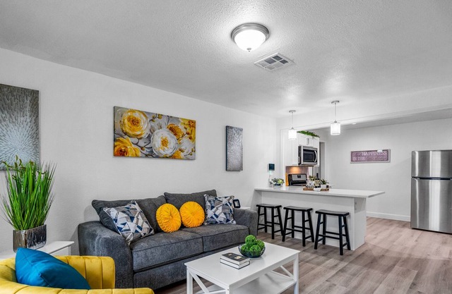 Comfy hidden retreat 4.3 mi to downtown, DAL, DFW