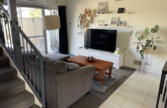 Comfy peaceful Coolbellup appartment - close to amenities and Fremantle