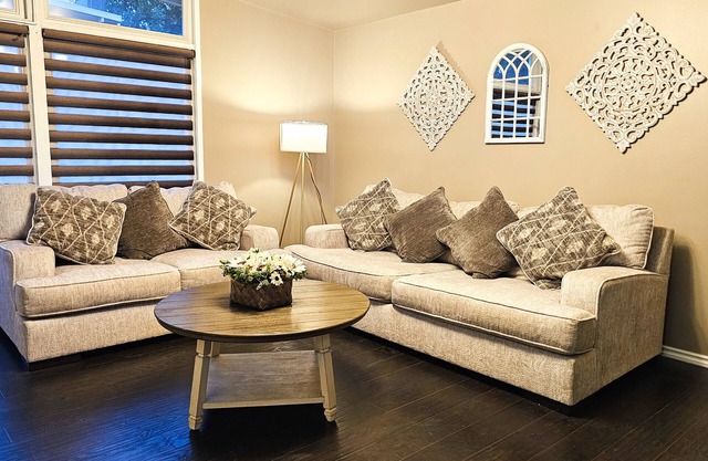 Comfy/Spacious Lake Hills House