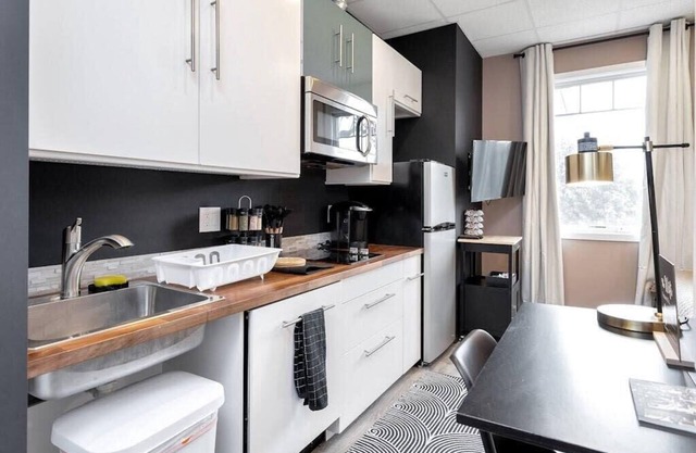 Comfy Studio with Kitchen Central Danbury, ADA