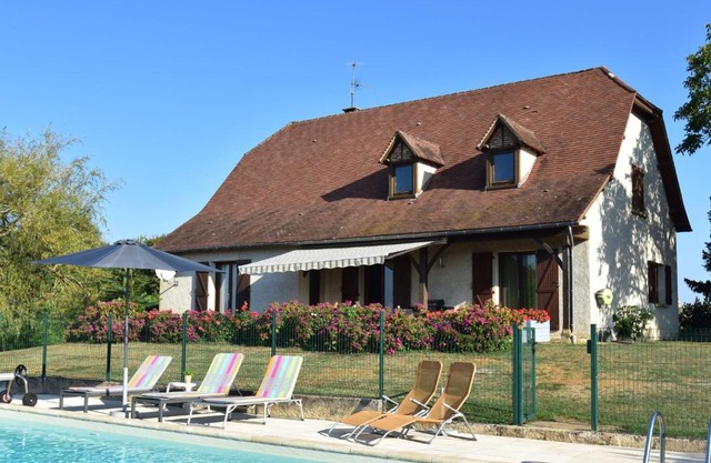 Comfy villa near Alvignac with private pool