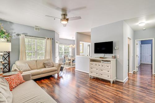 Community Pool and Private Balcony Chic Lewes Gem