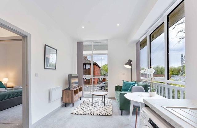 Compact 1 Bedroom Apartment in Dudley
