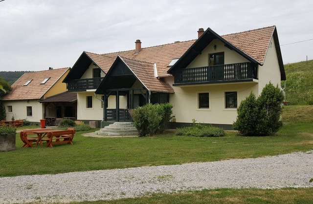 Complete vacation home in the middle of nature