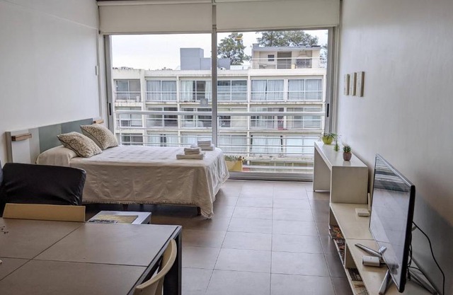 CONCORD PILAR"313 Almendros"50m2 en Suite -living y dormitorio- de 1 a 4 huéspedes
