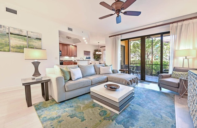 Condo Close to 5th Avenue and the Beach