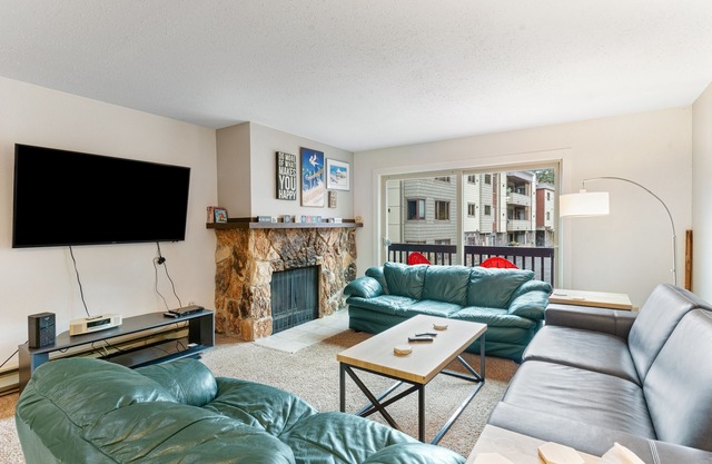 Condo in great location at base of the mountain, near hiking, skiing & biking