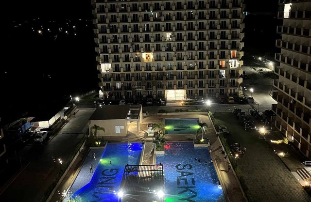 Condo in Lapu-lapu wd 3 Pools/free Wifi&netflix