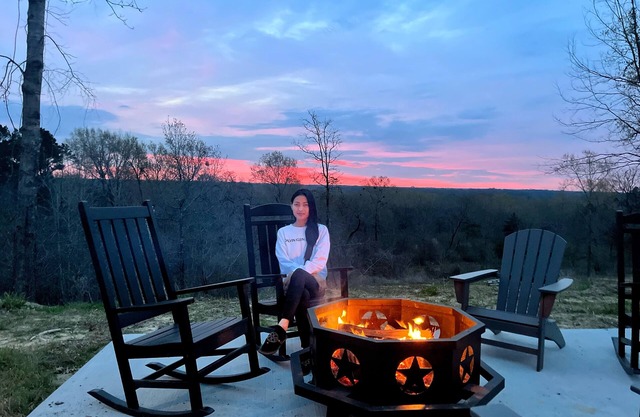 Conestoga Glamping Wagon w/Patio, Fire Pit & Grill overlooking Wildlife Reserve