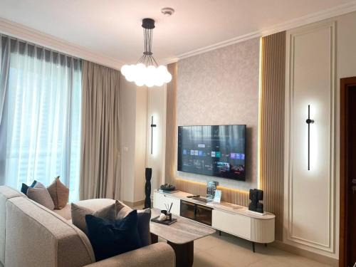 Connected to Dubai Mall and Metro - Burj Vista T2