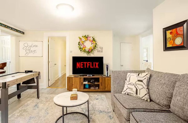 ConStay: Yale and SCSU Nearby + On-Site Parking