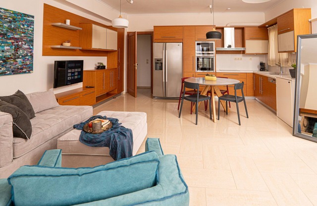 Contemporary 2 bedroom apt, close to the best beaches of Crete!