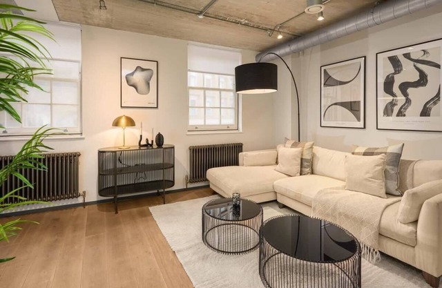 Contemporary and Industrial Apartment in Southwark