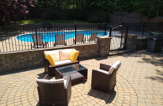 Contemporary Home w/Pool mins from Saratoga/Track
