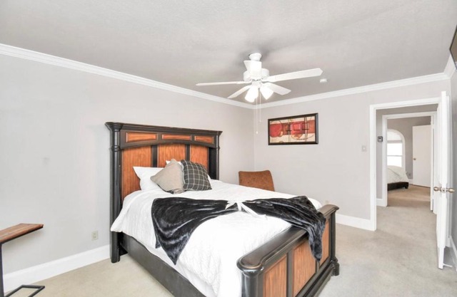 Contemporary Master Queen Suite