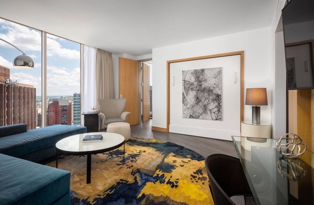 Contemporary Suite with Kitchen and City Views | Swimming Pool | Pet-Friendly